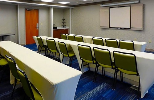 Coventry Hotel | 2-Star Hotel ∙ Holiday Inn Express - Coventry S - West Warwick Area, an IHG Hotel