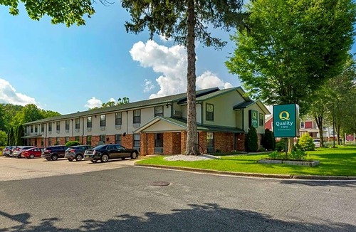 Lee Hotel | 2-Star Hotel ∙ Quality Inn