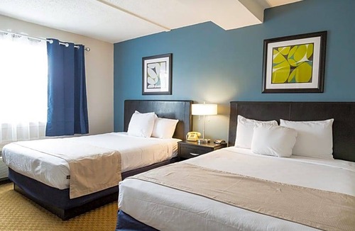 Danville Hotel | 2-Star Hotel ∙ Quality Inn & Suites