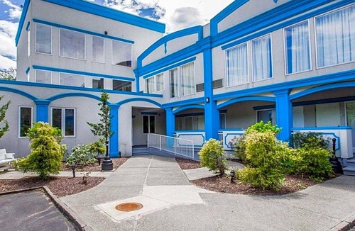 Westbrook Center Hotel | 2-Star Hotel ∙ Econo Lodge Inn and Suites Old Saybrook