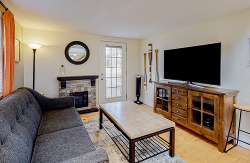 Mashpee House | 2-Story Home near Johns Pond w/2 Kayaks, Deck, Gas Fireplace, Washer/Dryer, A/C