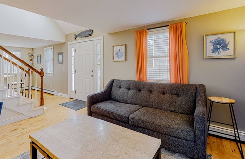 Mashpee House | 2-Story Home near Johns Pond w/2 Kayaks, Deck, Gas Fireplace, Washer/Dryer, A/C