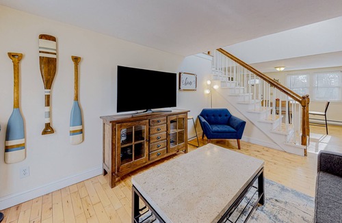 Mashpee House | 2-Story Home near Johns Pond w/2 Kayaks, Deck, Gas Fireplace, Washer/Dryer, A/C