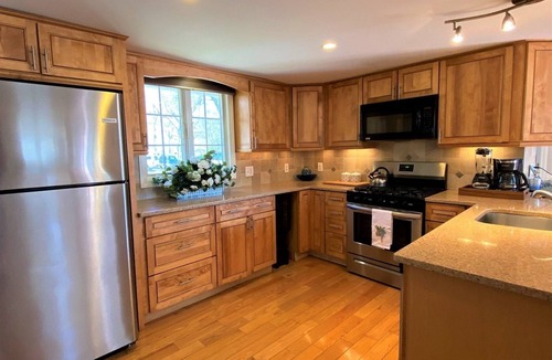Hyannis House | 20% Discount for March&April Beach Haven Cottage on Faucet Pond! BEACH PASS PROV