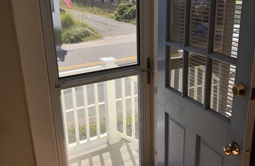 Wells Beach Apartment | 20 SECONDS TO WELLS BEACH-RIGHT ACROSS THE STREET. SUPERB BEACH ACCESS