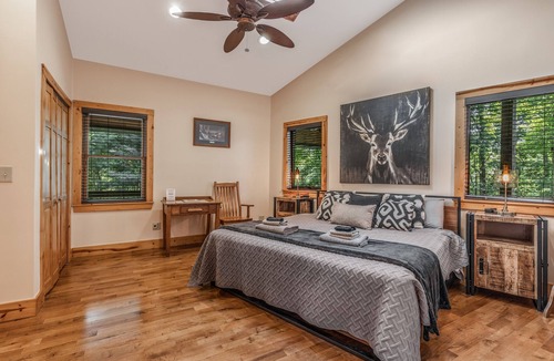 Shippenville Cabin | 200-Acre Group & Reunion Lodge near Cook Forest — PA WILDS, Sleeps 18