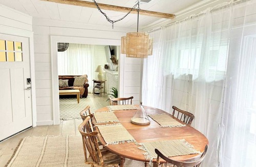 Erie Apartment | 257 Upper Midtown Boho St Vincent BRAND NEW RENO