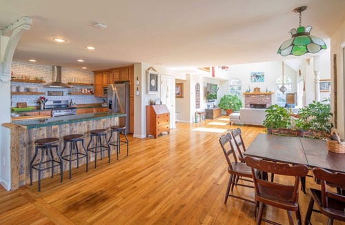 North Truro House | 25x42 heated pool, pets, ADA, EV car charger, 4 ensuite, private beach