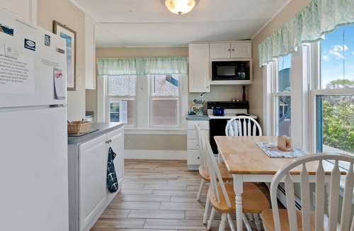Wells Beach Apartment | 26 SECONDS FROM WELLS BEACH: OCEAN&MARSH VIEWS-BRIGHT & AIRY-SUPERB BEACH ACCESS