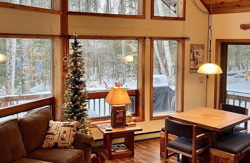 North Creek Cabin | 2BD + Loft cabin, 5-mins to Gore Mtn | North Creek