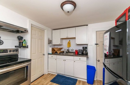 Winooski Apartment | 2Bed Apt 5mins to i89, parking, close to dwntwn!