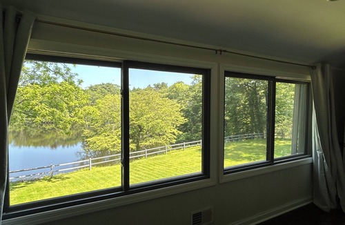 Greenwich House | 2BR, 2 King beds, 1 BA, and Kitchenette in Lakeside Home in Greenwich.