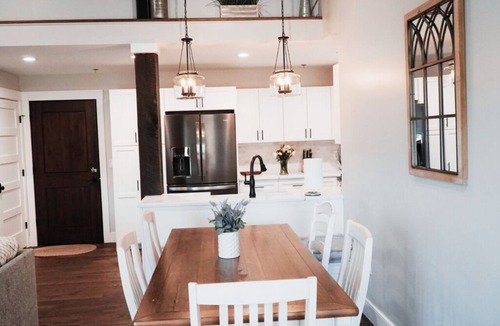 Stonington Apartment | 2BR 2BA Condo Minutes to DT Mystic!