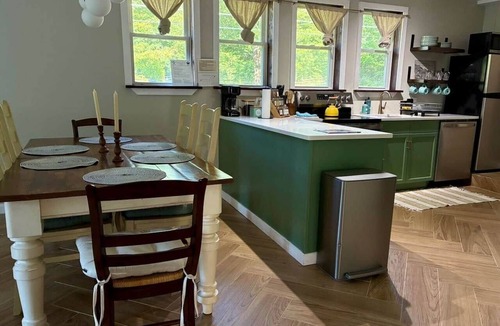 Lanesville Other | 2BR Barnhouse with Horse Farm Views near Diamond Notch Falls