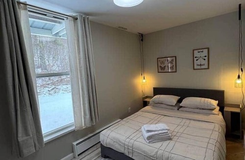 Lanesville Other | 2BR Barnhouse with Horse Farm Views near Diamond Notch Falls