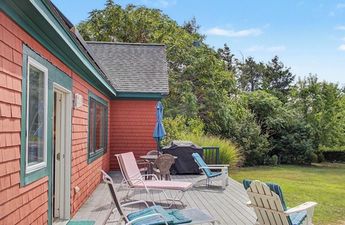 Wareham Cottage | 2BR Cottage with Stunning Water Views & Beach Access