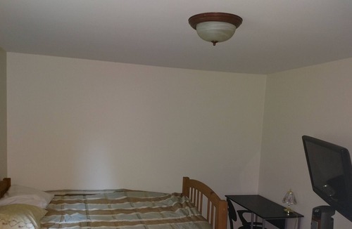 Salem House | 2BR Guest House on 36 acer Estate Indoor POOl/SPA