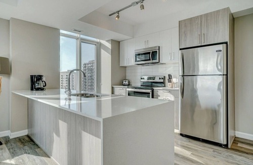 Ottawa Division Apartment | 2BR Oasis w/Gym & Terrace, Near Hintonburg!