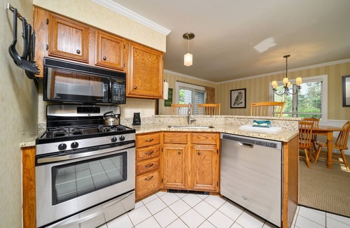 Stowe Area House | 2BR Stoweflake Townhouse with Resort Amenities