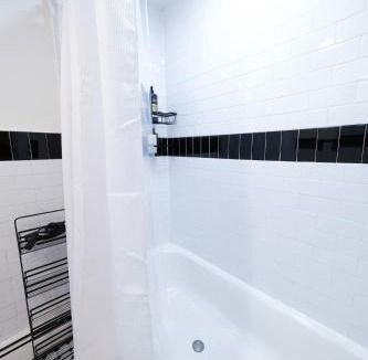 Lower Vailsburg Apartment | 2BR w private patio in Ironbound NYC, EWR, MetLife
