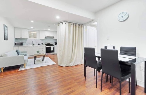 Welland House | 2BR Welland Retreat | Walk to Canal | Sleeps 5!
