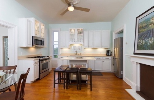 Fifth Ward Apartment | 2nd Flr 2-Bedroom Unit in historic estate on Coggeshall Ave near Newport Mansion