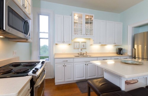 Fifth Ward Apartment | 2nd Flr 2-Bedroom Unit in historic estate on Coggeshall Ave near Newport Mansion