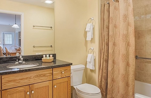 Jeffersonville Resort | 3 bdrm condo at Smuggs hosts 9, best skiing in 20 years, 20- 60 inch base depths