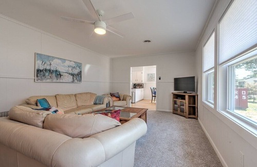 Saunderstown House | 3 Bdrm Pettaquamscutt Home!