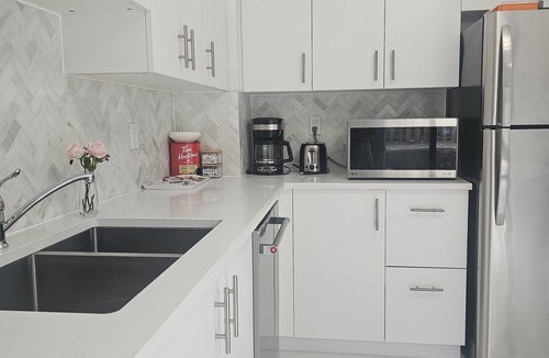 Ajax House | 3-Bed 3-Bath Cozy Vacation House in Ajax, Greater Toronto Area GTA, ON, Canada
