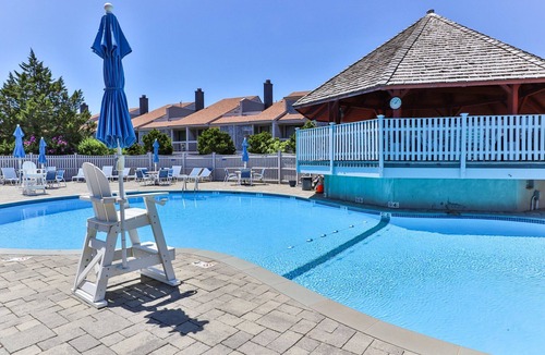 Hyannis Condo | 3-bedroom, 2.5-bathroom Poolside Townhome - Private beach