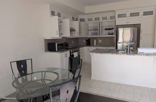 Welland House | 3 Bedroom 2.5 washroom close to Niagara Falls and Welland Canal and Pt Colbourne