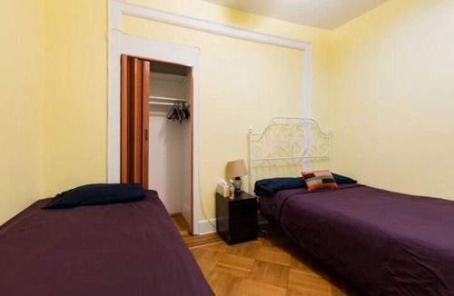 Crown Heights Apartment | 3-bedroom apartment in superb Brooklyn with AC