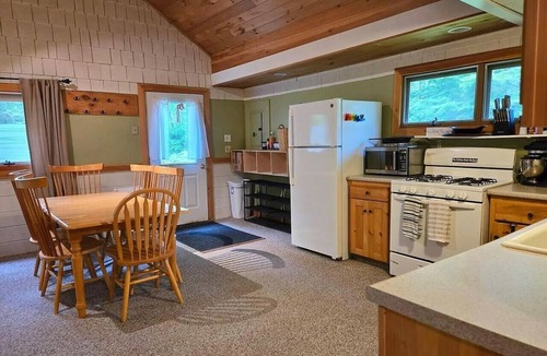 Carrabassett Valley Cabin | 3-bedroom cabin in Carrabassett Valley perfect for getaway
