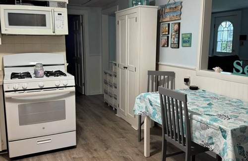 Yarmouth Cottage | 3-bedroom cape house in South Yarmouth.