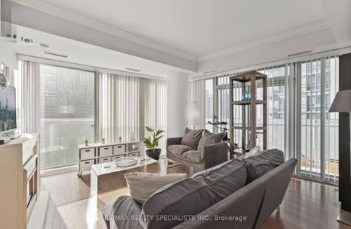 Central Waterfront Condo | 3-bedroom condo in marvelous Toronto with fitness room, AC, ACC,Union Stn,PATH