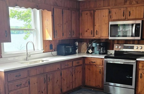 Windham Cottage | 3-bedroom cottage on Forest Lake in Windham