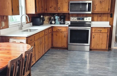 Windham Cottage | 3-bedroom cottage on Forest Lake in Windham