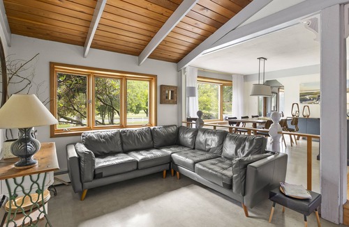 Hudson House | 3 Bedroom Estate 5 Minutes from Hudson NY - Pet Friendly