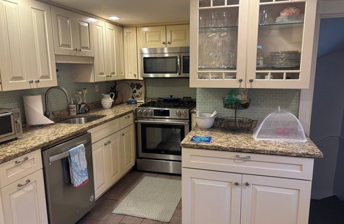 Medford Street - The Neck House | 3-bedroom family friendly house in historic and convenient Charlestown
