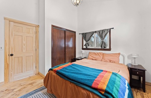 Pownal House | 3-bedroom farmhouse 15 minutes from Williamstown and Bennington.
