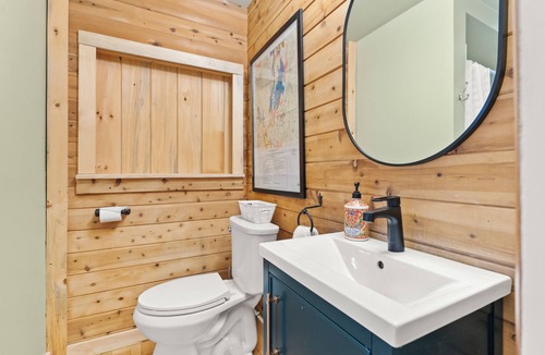 Pownal House | 3-bedroom farmhouse 15 minutes from Williamstown and Bennington.