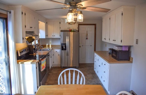 Dennis House | 3 bedroom home, quick drive to Northside Beaches