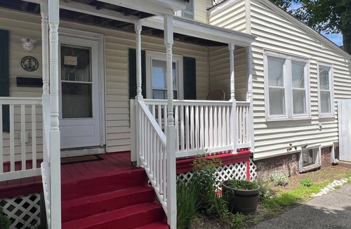 Old Orchard Beach House | 3-bedroom house Old Orchard Beach with AC walking distance to beach and pier