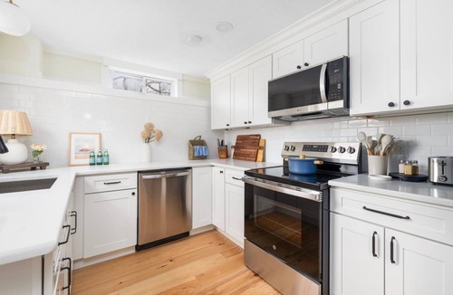 Point Judith House | 3-bedroom house in charming Sand Hill Cove. Walk to beach!