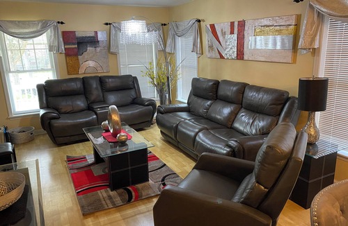 New Haven House | 3-bedroom house just walking distance from Yale and Downtown