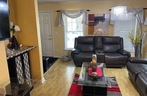 New Haven House | 3-bedroom house just walking distance from Yale and Downtown