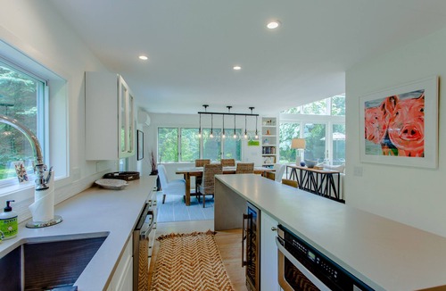 Chilmark House | 3 Bedroom House with Guest Cottage on 3 Acres off Middle Road