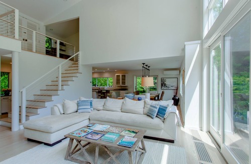 Chilmark House | 3 Bedroom House with Guest Cottage on 3 Acres off Middle Road