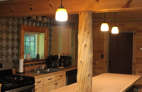 Belmont House | 3 bedroom mountain getaway 10 minutes from Okemo and 30 minutes from Killington.